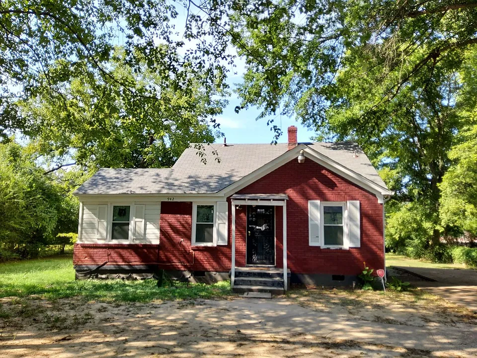 942 Frayser Cir