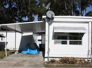 107 Crescent Dr, Tavares, FL 32778