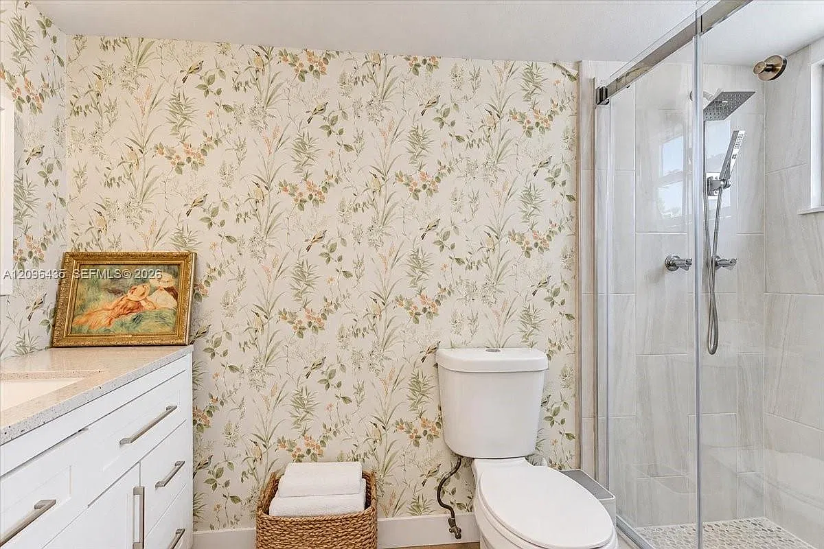 6524 SW 41st St — Photo 3