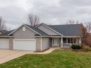 414 Riley Dr, Northfield, MN 55057