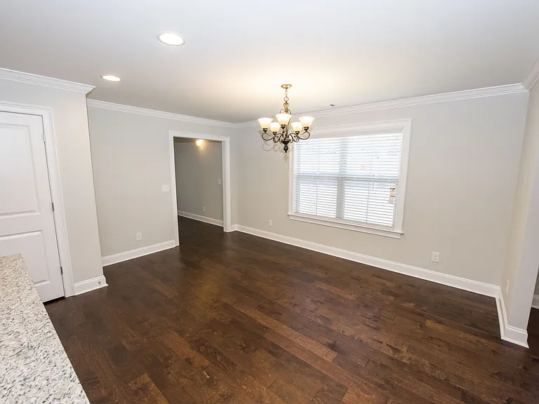 2304 Snowshill Ln — Photo 8