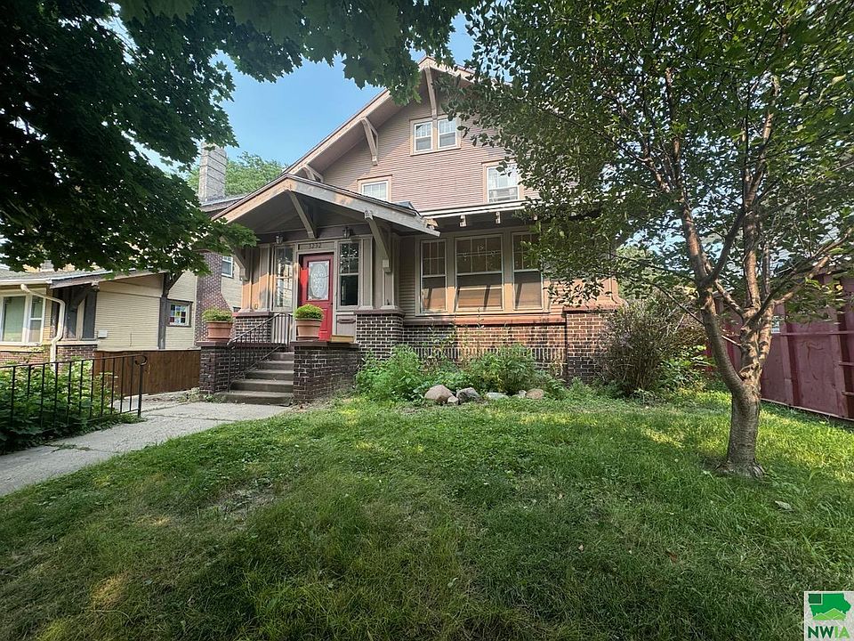 1st image of 3232 Jackson St