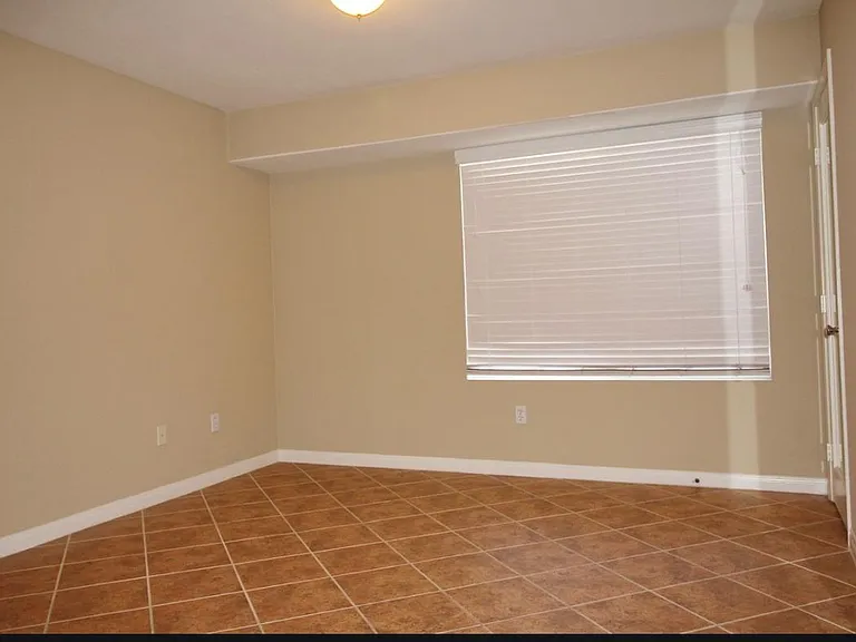 8752 Concourse Ct — Photo 3
