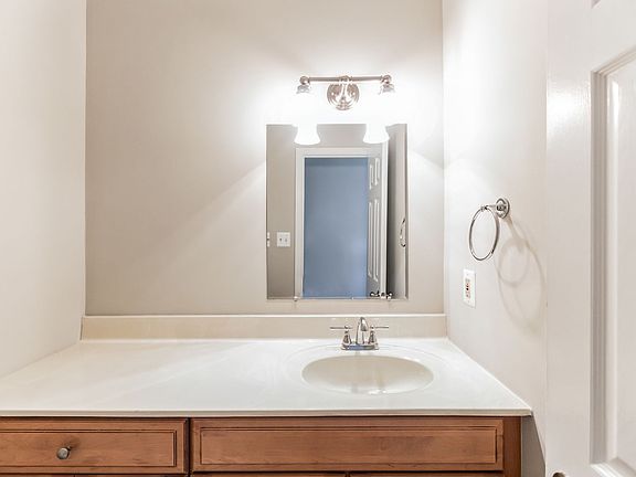 3rd image of 5335 Lake Cove Ct