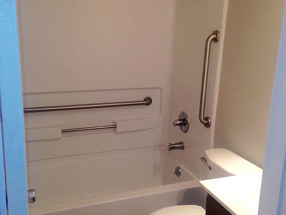 2nd image of 2622 State St APT 15