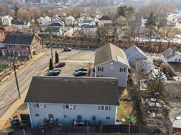 5th image of 30 Foundry St APT 5
