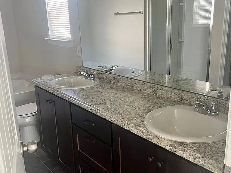 627 Fairview Cir — Photo 9