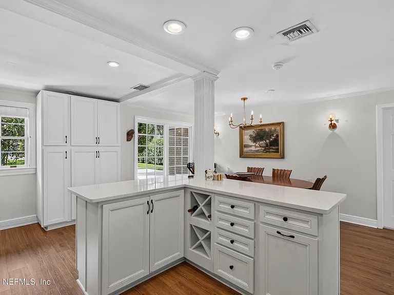 2920 Oak St — Photo 10