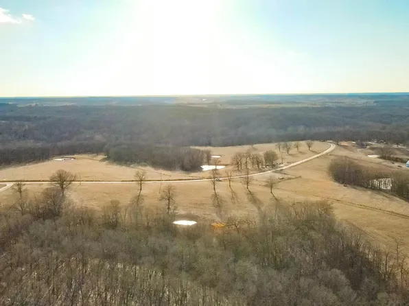 444 W Cable Ridge Road, Edwards, MO 65326