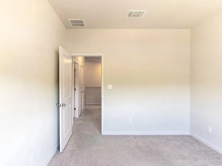 605 W South St #321 — Photo 13