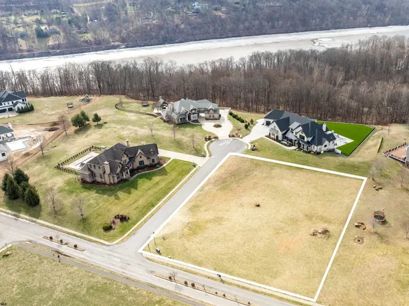 802 Timber Bluff Ct, Morgantown, WV 26508