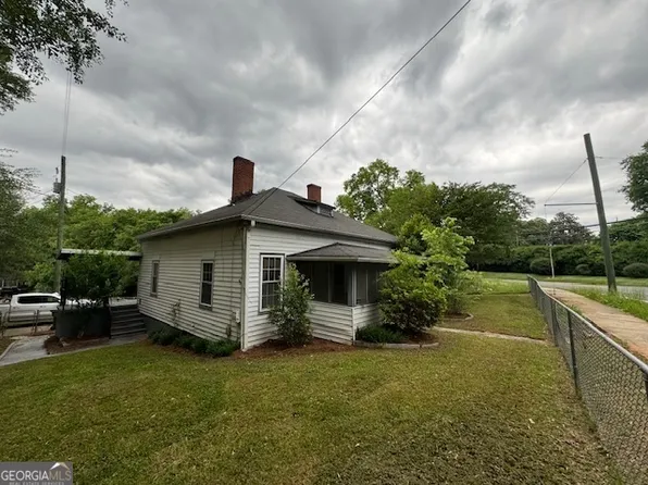 18 S Broad St, Covington, GA 30014