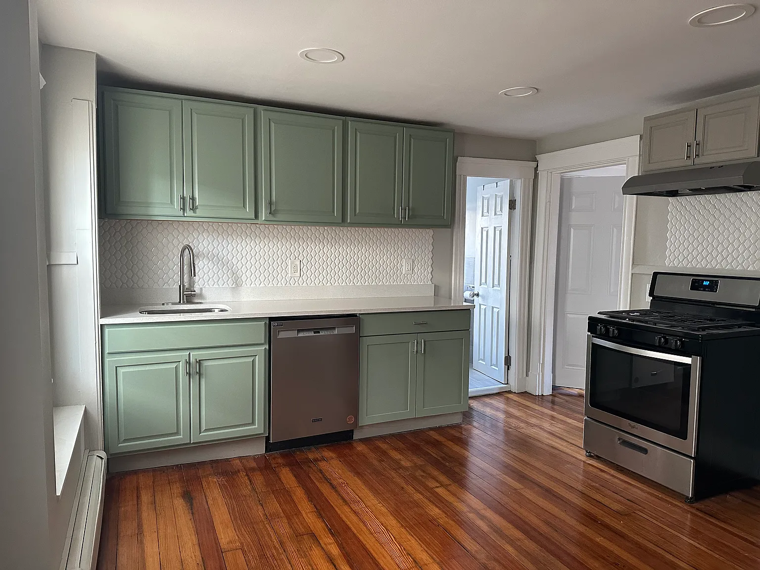 1 bed, 850 sqft, $1,650 — Photo 2