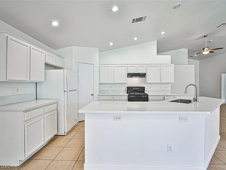 1201 Pueblo Hills Ave — Photo 2