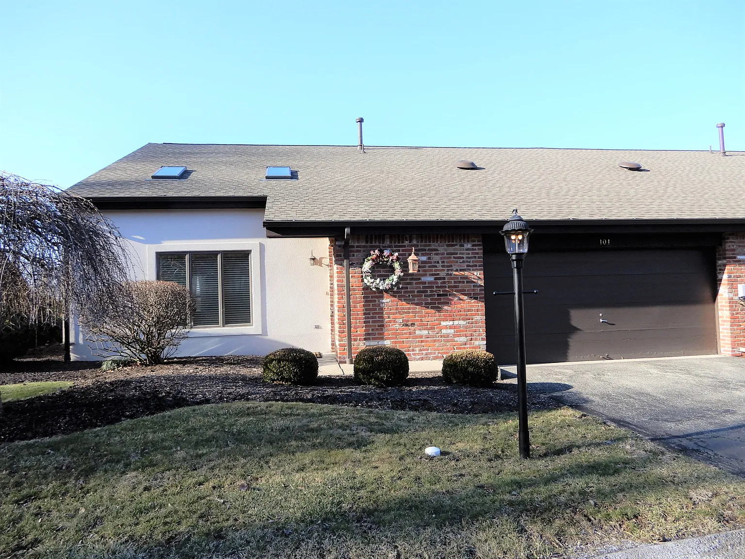 101 Queens Way photo 1