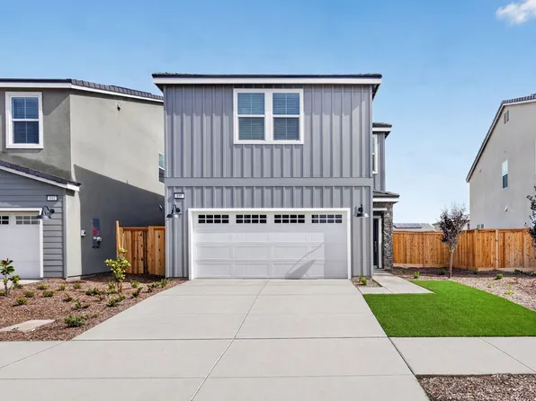 895 Fruitwood Ave, Clovis, CA 93619