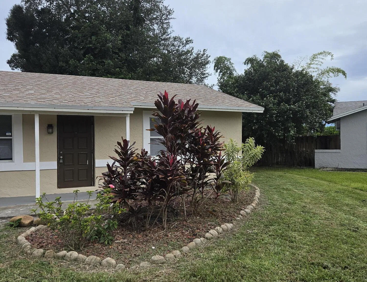 3 bed, 2.0 bath, 1328 sqft, $3,150 — Photo 2