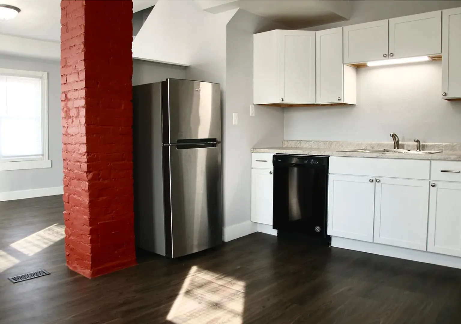 1416-1418 Travis Street — Photo 1