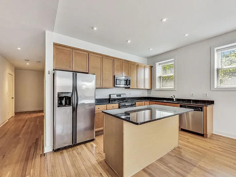 2459 W Augusta Blvd #2 — Photo 20