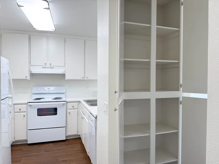One park Apartments — Photo 96