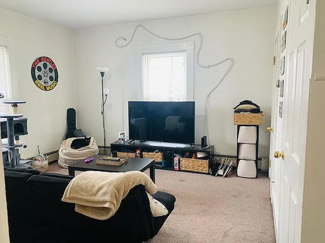 Studio, $2,100 — Photo 3