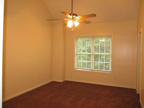 Master / vaulted ceiling / bath
