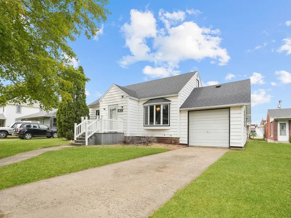 105 W Railroad St, Fredericksburg, IA 50630