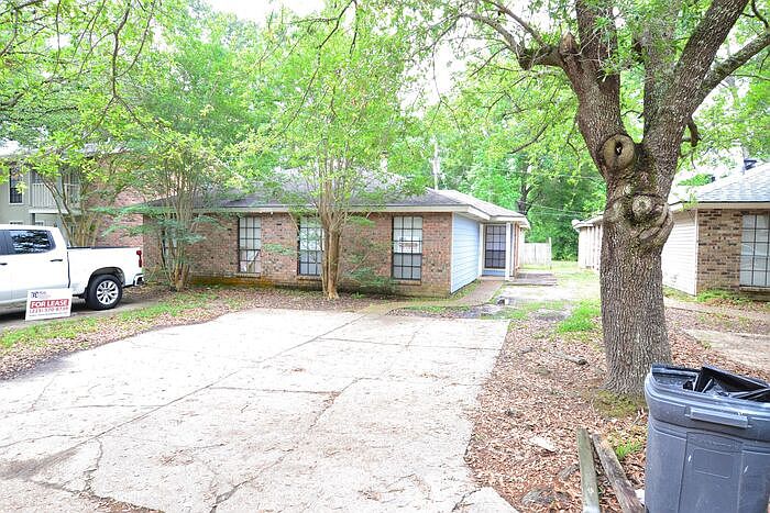 1st image of 1142 Willow Creek Dr