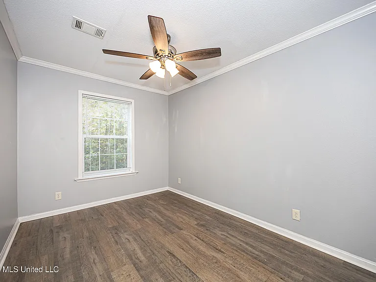 6003 E Lamar St — Photo 32