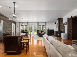 23925 Goldie Ln, Mount Vernon, WA 98273