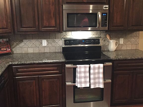 4th image of 2150 Bunker Hill Dr