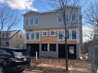 684 3rd St, Secaucus, NJ 07094