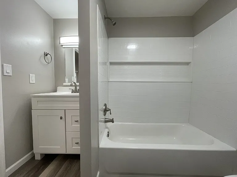 738 Swan Dr — Photo 16