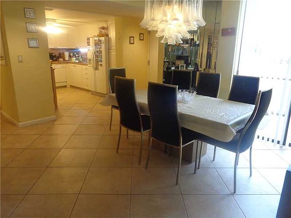 3rd image of 3081 NE 183rd Ln