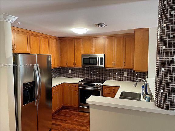 2nd image of 10 Aragon Ave Suite 1511