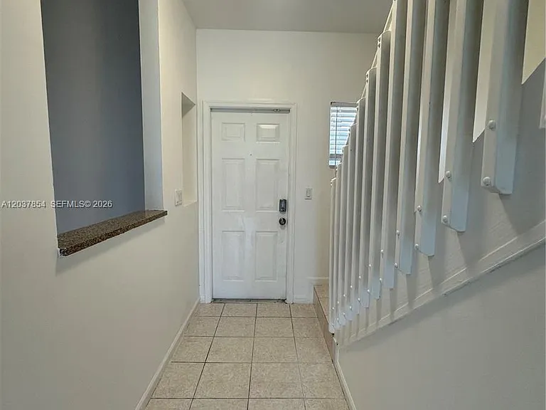 5541 NW 90th Ter #5541 — Photo 2