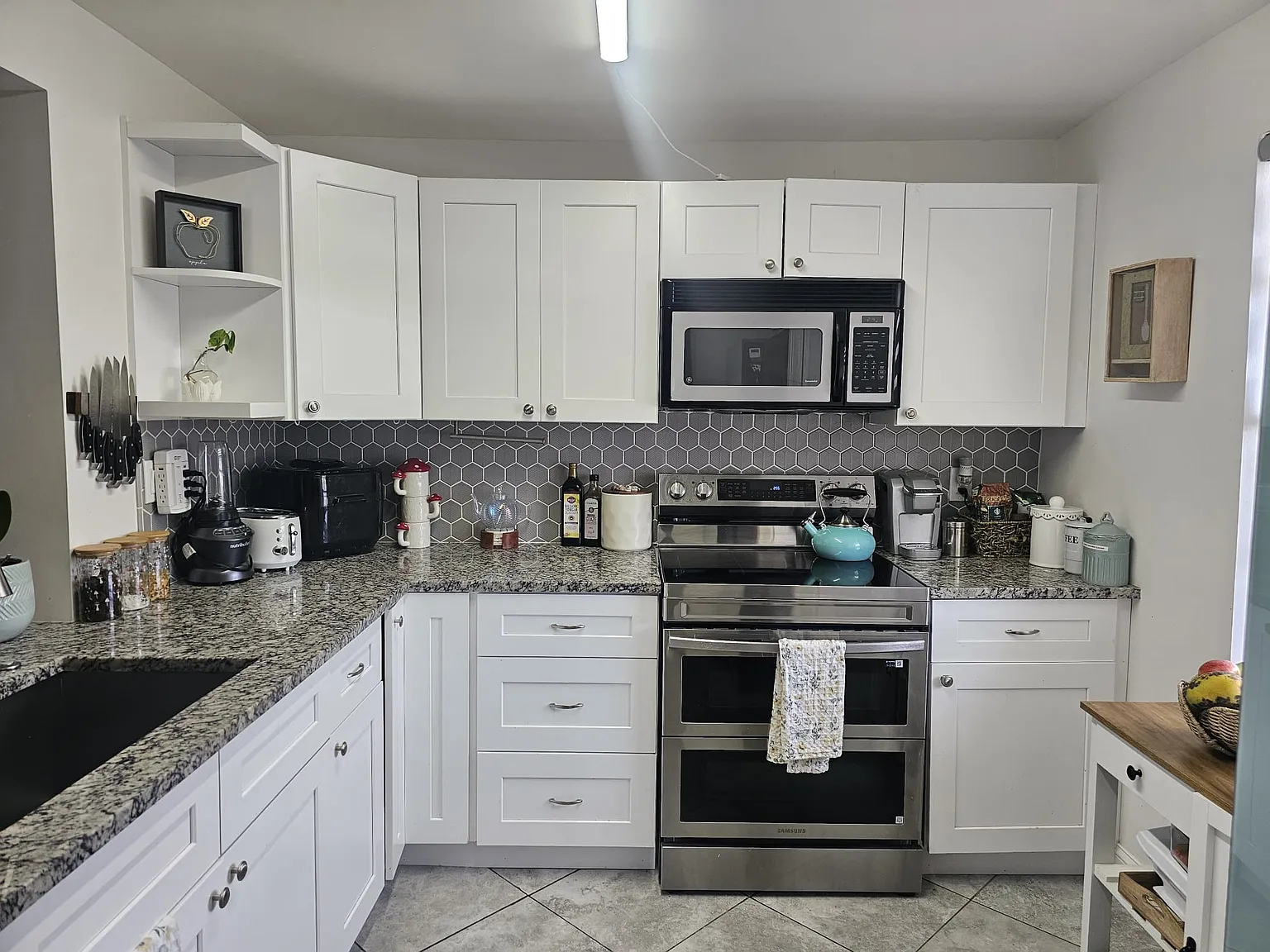 2 bed, 1190 sqft, $2,450 — Photo 2