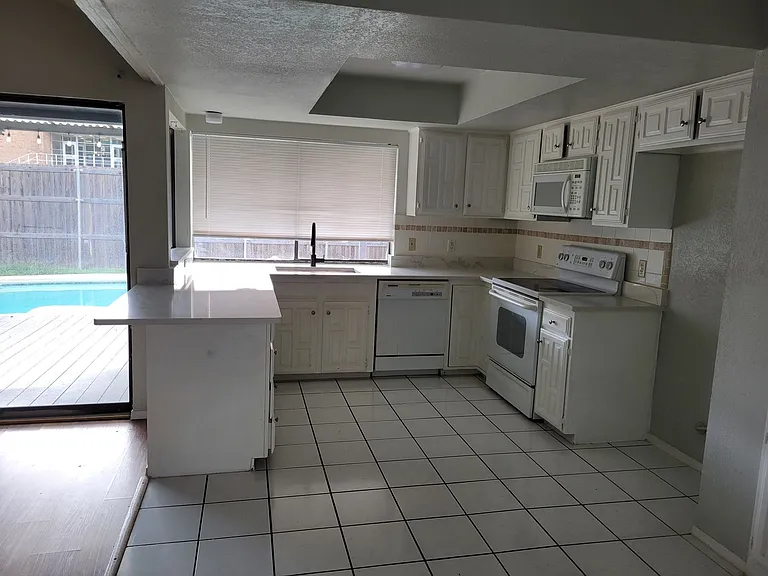 1513 Purdue Cir — Photo 2