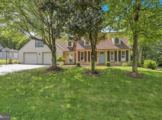 208 Queens Gate Rd, Lititz, PA 17543