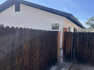 Illinosis, Colton, CA 92324