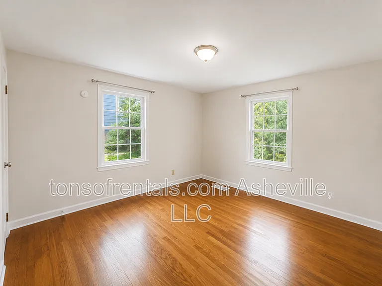 127 Aurora Dr — Photo 10