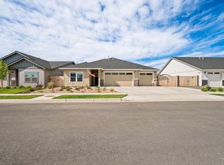 4951 SW Yew Pl, Redmond, OR 97756