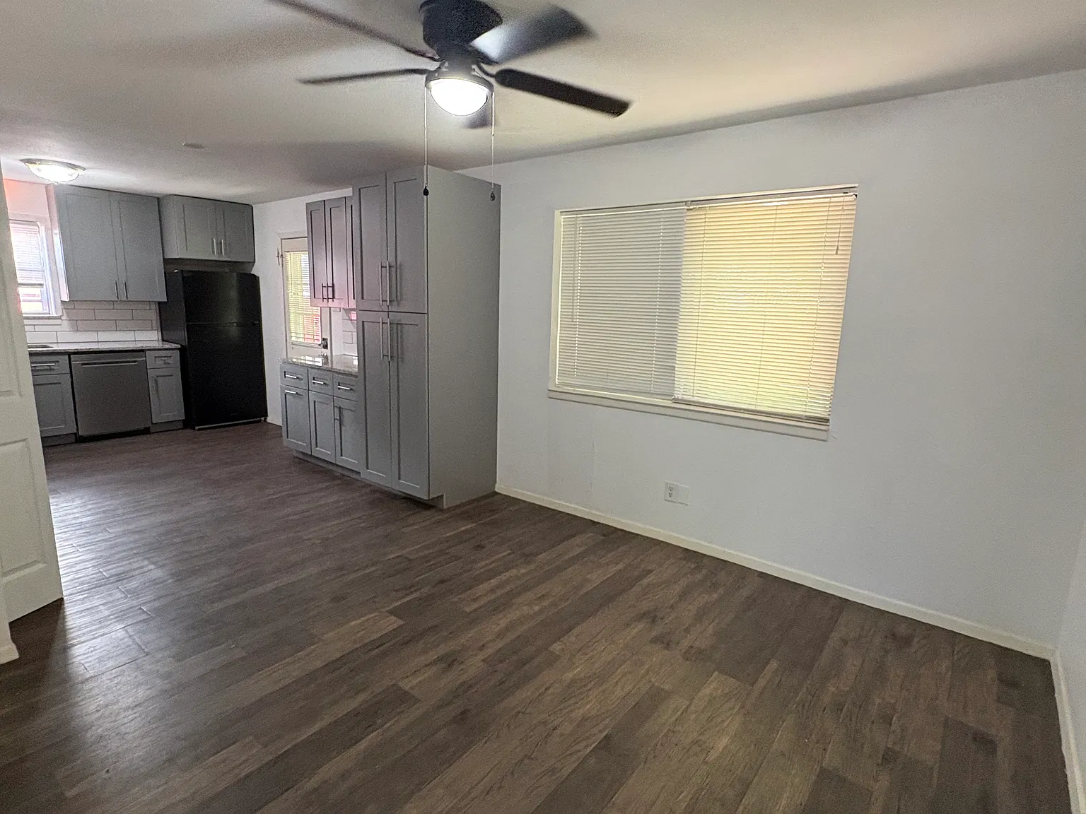 3 bed, 1152 sqft, $1,895 — Photo 3