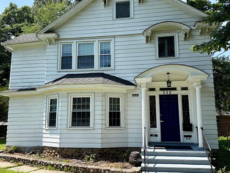 332 Robbins St — Photo 21