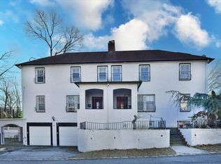 11 Floyd Pl, Great Neck, NY 11024