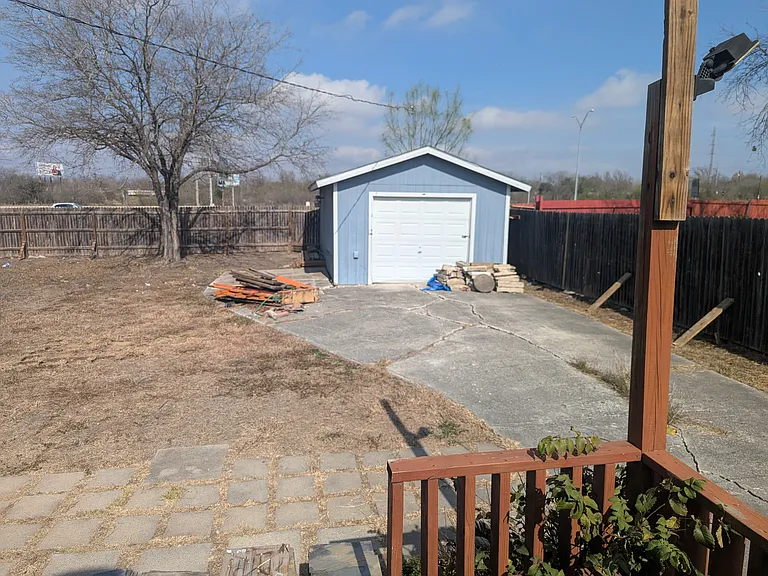 509 E Drexel Ave — Photo 16