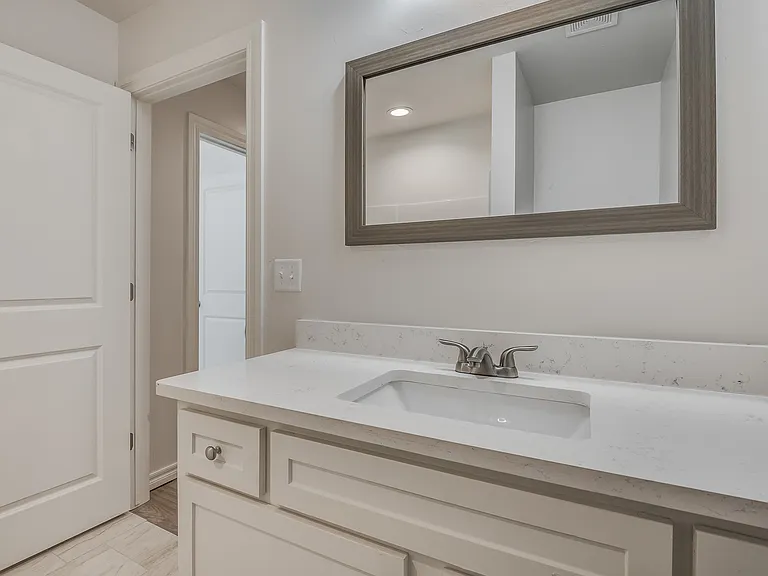 818 W Nevada Ave — Photo 22