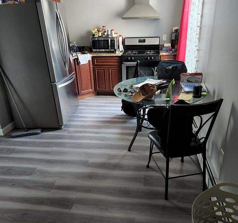 Eat In Kitchen