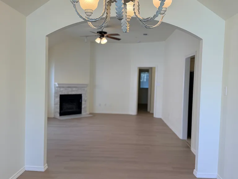 1809 Bachman Ct — Photo 2