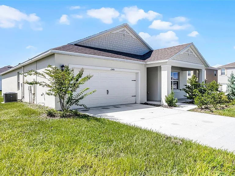 1340 Daisy Field Dr — Photo 2